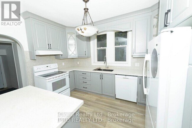 Photo du bâtiment - 81 Florence Ave