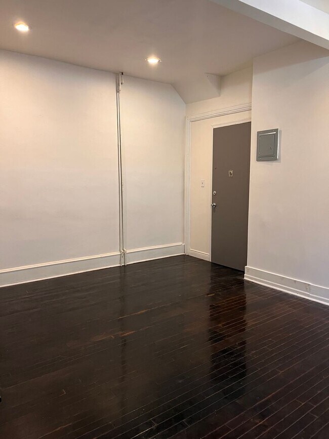 Foto del edificio - 1525 W Lehigh Ave