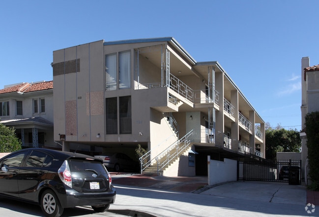 Building exterior - 724 S Sycamore Ave