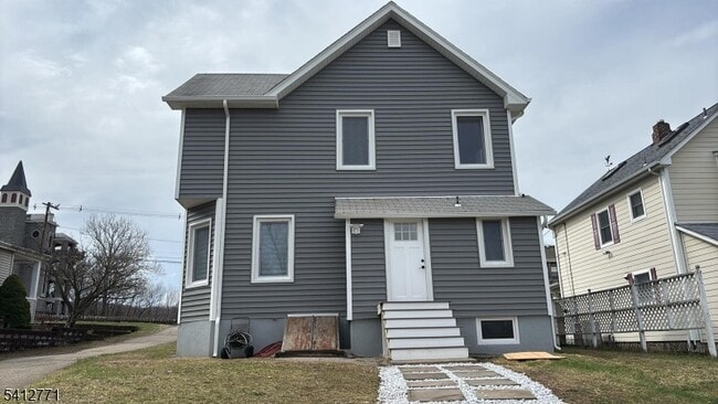 Building Photo - 52 Bartholdi Ave