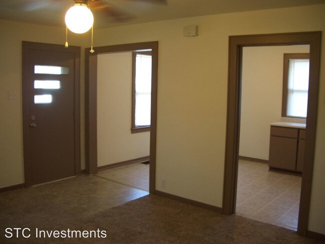 Building Photo - 2 br, 1 bath House - 1021 E. Jefferson