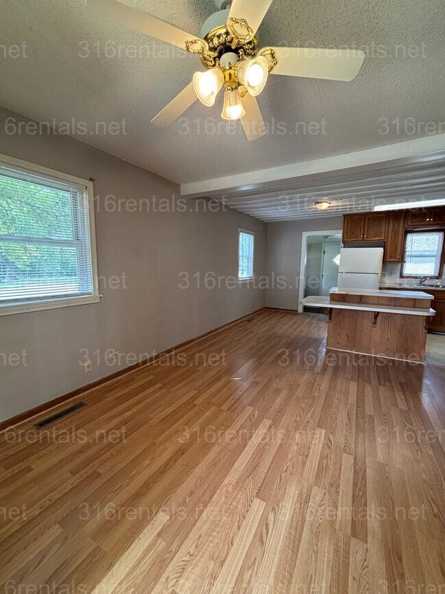 Foto del edificio - 405 Hillcrest St