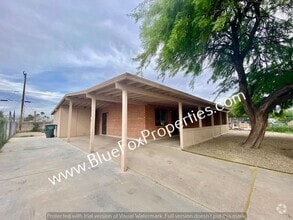 Building Photo - 3807 E Dover Stravenue