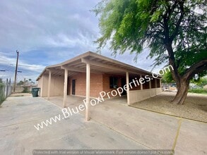 Building Photo - 3807 E Dover Stravenue