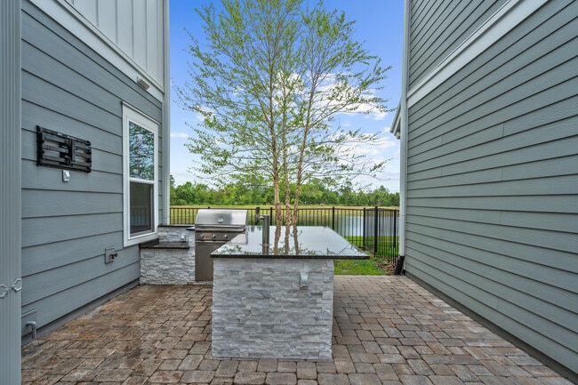 Building Photo - 11325 Barrier Beach Pl