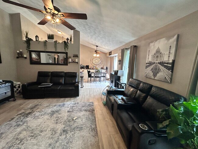 Foto del edificio - 507 Wheatland Dr