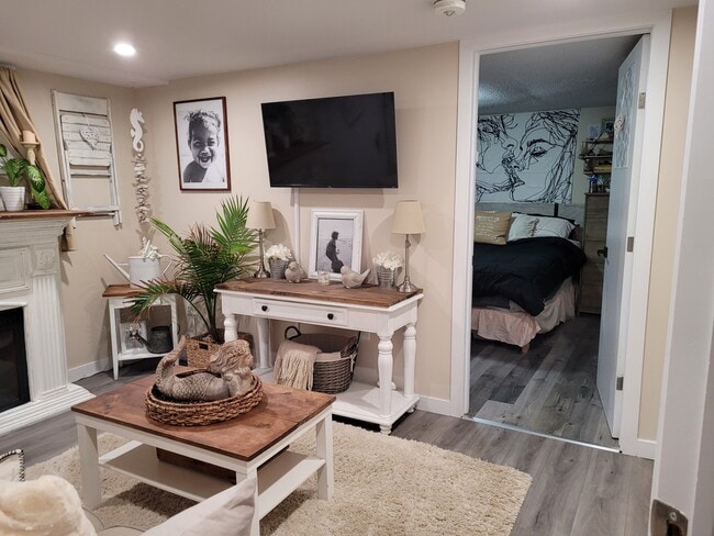 Building Photo - 7012 Sunhaven Dr