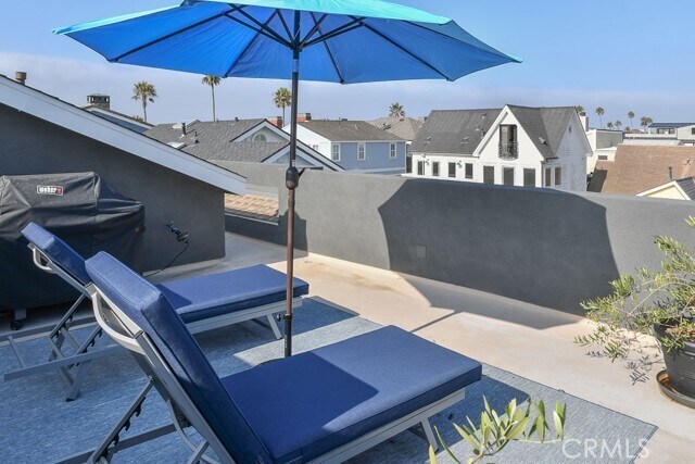 Building Photo - 947 E Balboa Blvd