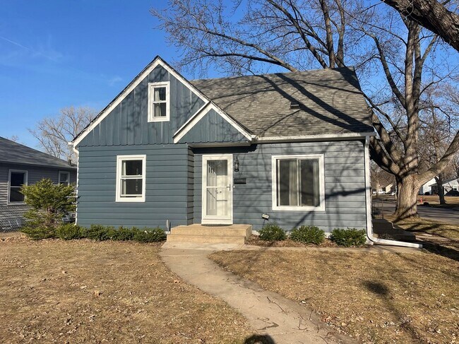 Building Photo - 6945 Sheridan Ave S