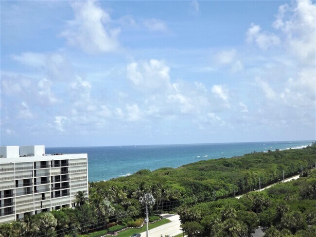 Building Photo - 2121 N Ocean Blvd