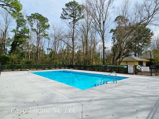 Building Photo - 1110 Two Mile Cir W