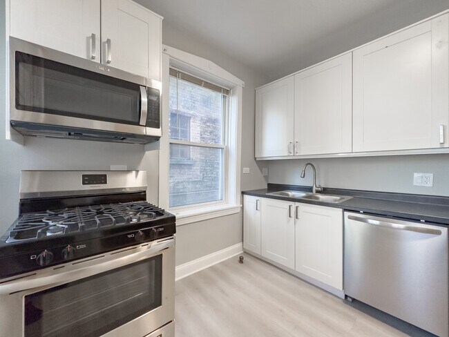 Foto del edificio - 2552 W Wilson Ave