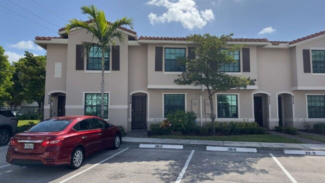 Stylish 3-Bed, 3-Bath Townhouse Oasis in Riviera Beach - Stylish 3-Bed, 3-Bath Townhouse Oasis in Riviera Beach