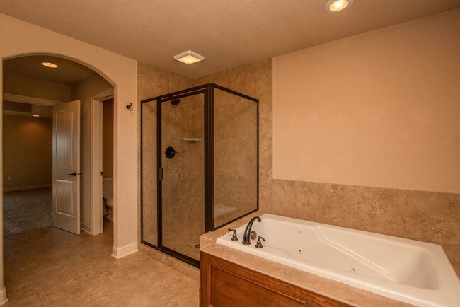 Building Photo - Executive Rental
