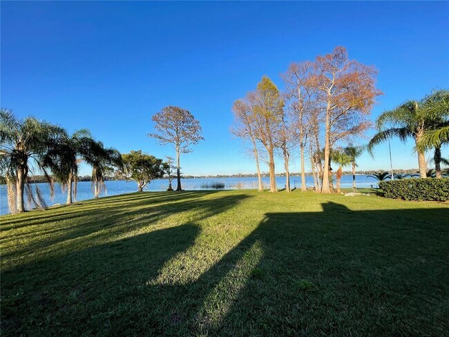 Foto del edificio - 2305 Caribbean Ct