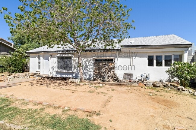 Building Photo - 4425 N 13th Pl
