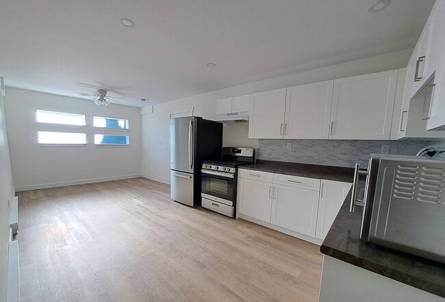 Building Photo - 8840 Hazel St