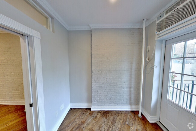 Building Photo - 279 E 10th St