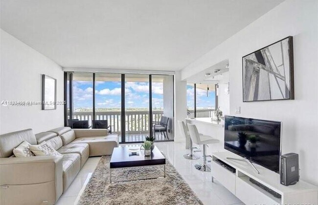 Foto del edificio - 1000 E Island Blvd