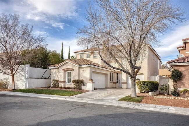 Building Photo - Discover this Gem w/sparkling pool & spa!