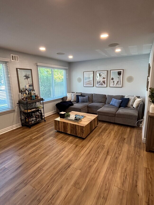 Foto del edificio - 204 Springmeadow Dr