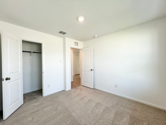 Building Photo - New Build in the Lovely Rosemary Ridge Subdivision