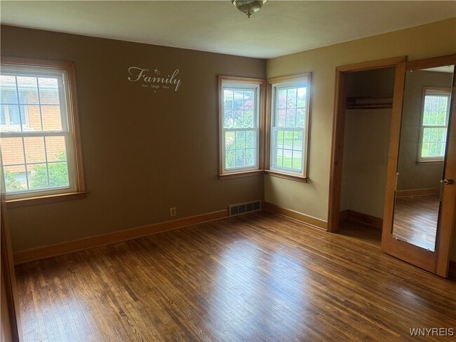 Foto del edificio - 8946 Rivershore Dr