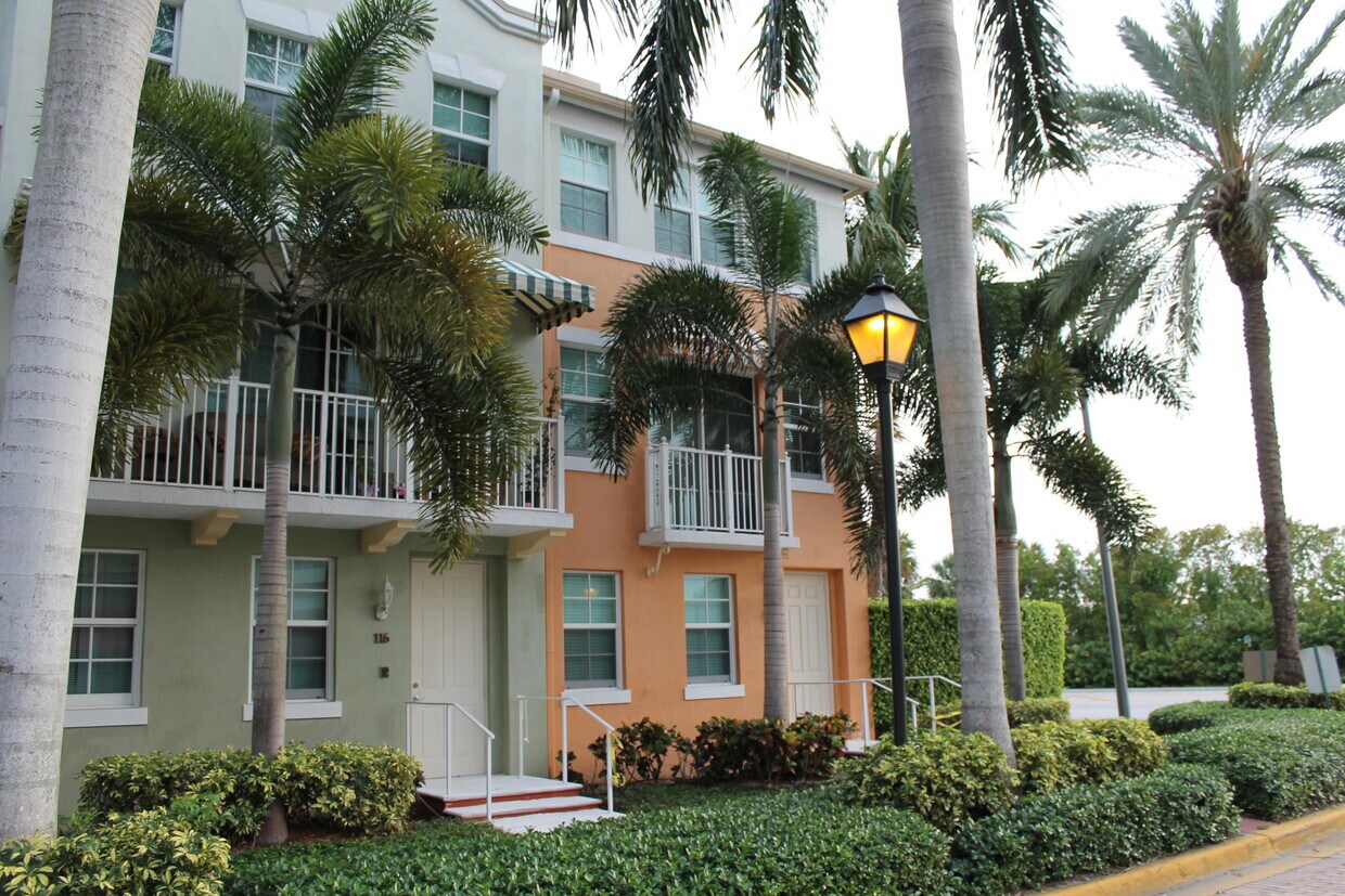 106 Moorings Dr, Lantana, FL 33462 Townhome Rentals in Lantana FL