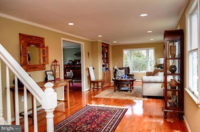 Building Photo - 900 Cantle Ln