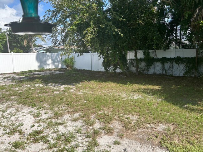 Foto del edificio - 1637 66th Ave S
