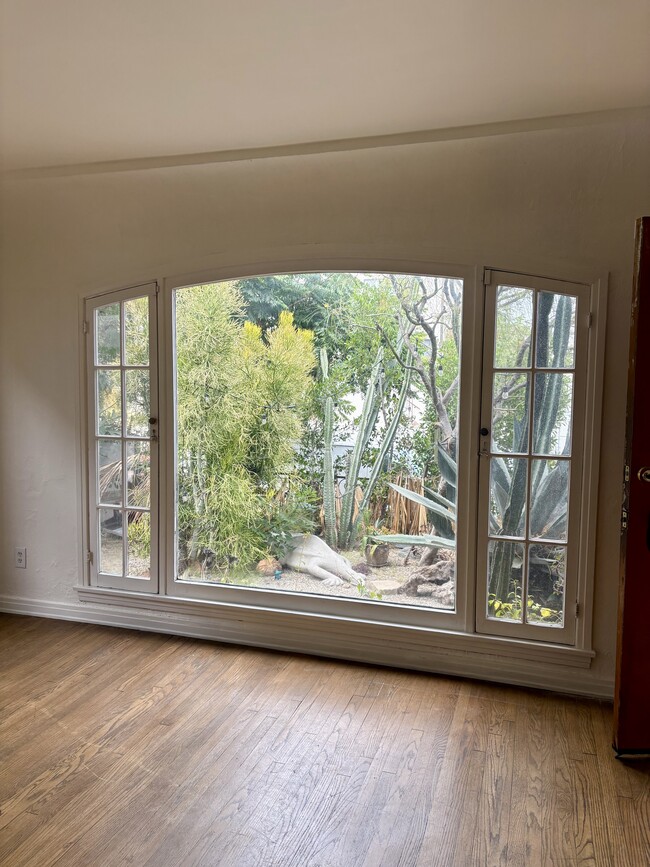 Living Room view - 8512 Saturn St