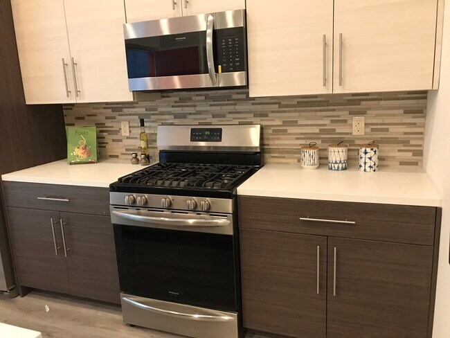 Interior Photo - Lido Apartments - 4025 Grandview