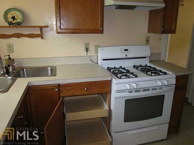 Building Photo - 2526 Glendale Cir SE