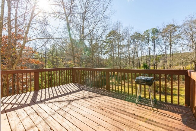 Building Photo - Spacious 4 Bedroom, 3 Bathroom Home in Cov...