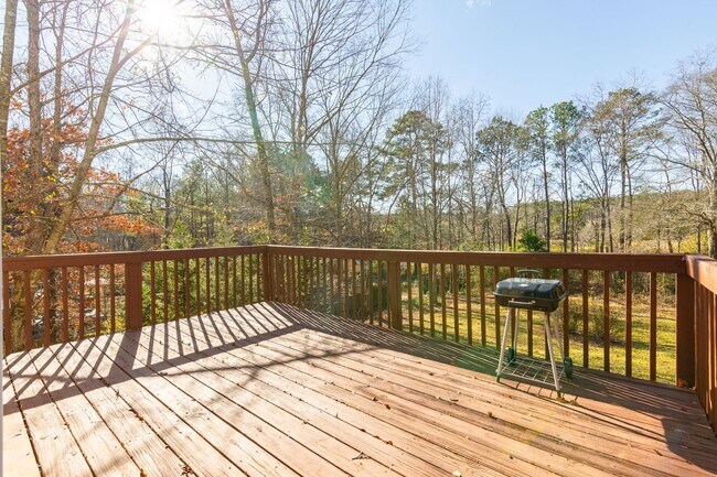 Building Photo - Spacious 5 Bedroom, 3 Bathroom Home in Cov...