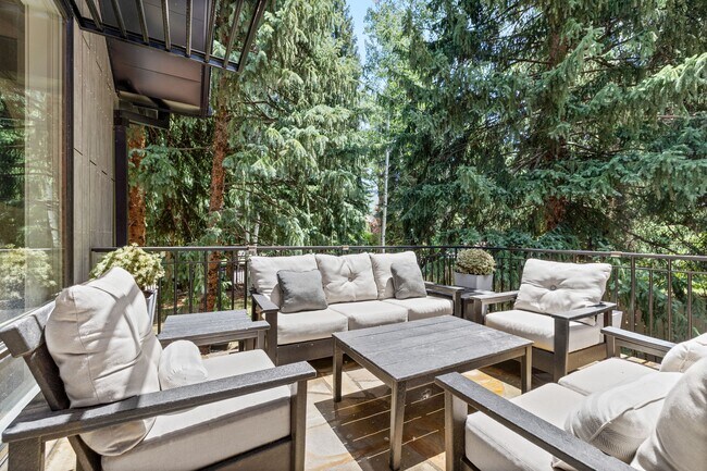 Foto del edificio - 777 Castle Creek Dr