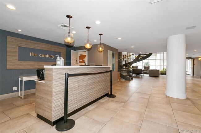 Foto del edificio - 100 Cutter Mill Rd