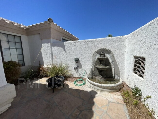 Building Photo - 2994 Cll Del Oro