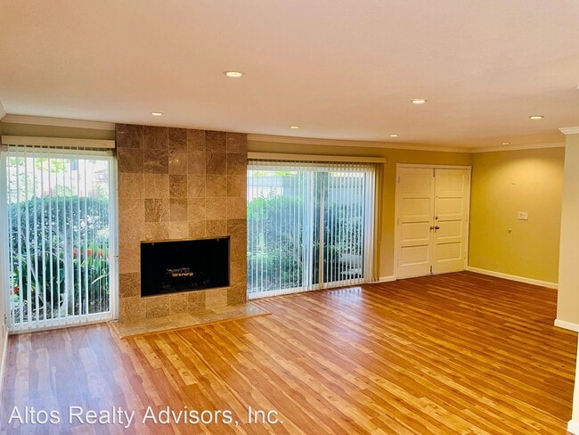 Building Photo - 2 br, 2 bath House - 54 Los Altos Square