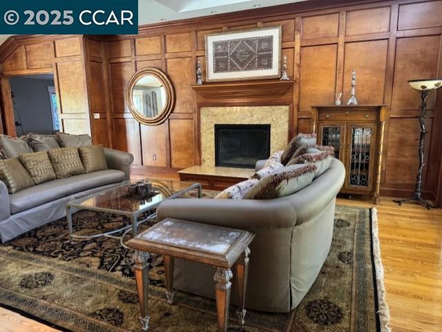 Primary Photo - 102 Overhill Rd