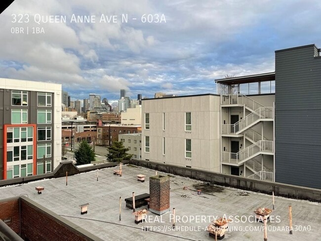 Foto del edificio - 323 Queen Anne Ave N