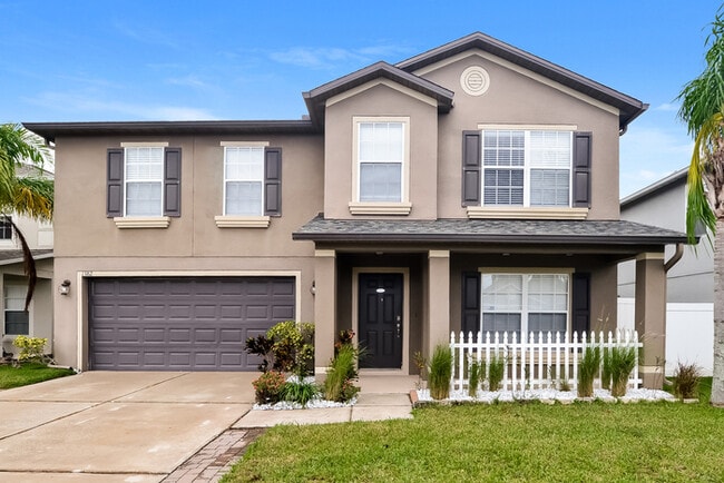 Building Photo - 1382 Karok St