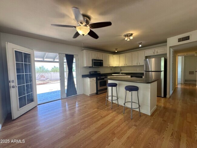Foto del edificio - 9414 N 17th St