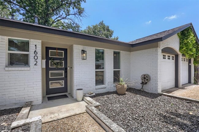 Building Photo - 1602 Thornridge Rd