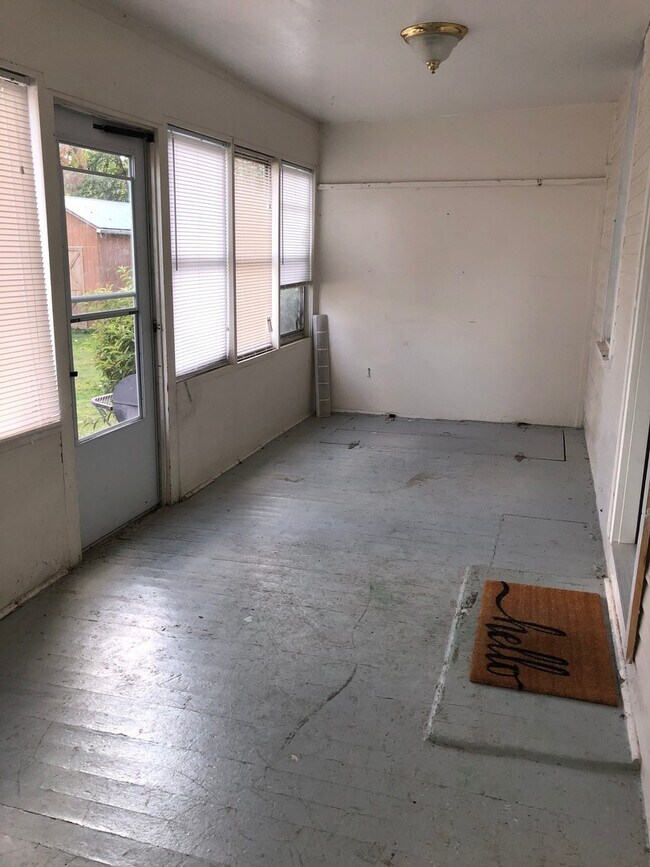 Foto del edificio - Three bedroom house in Godfrey