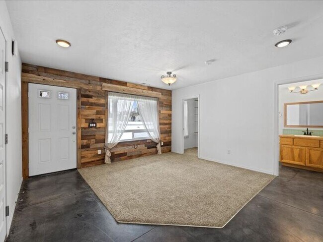 Building Photo - 44304 N Thunder Rd