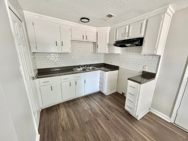 Foto del edificio - 1407 Ferguson Rd