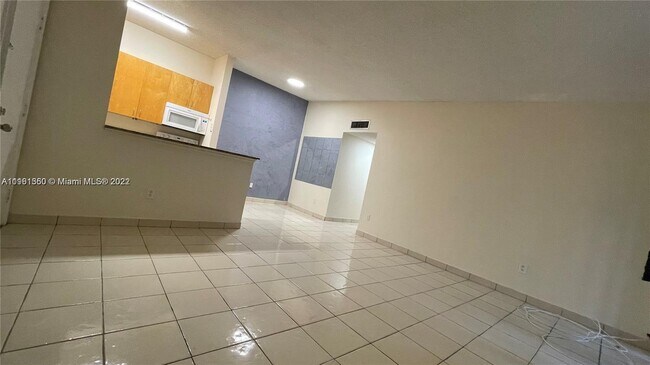 Foto del edificio - 805 NE 199th St