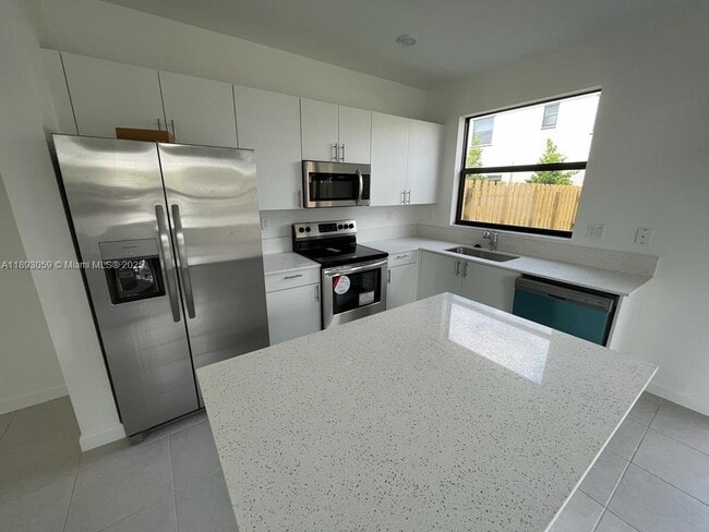 Building Photo - 24628 SW 118 Ct