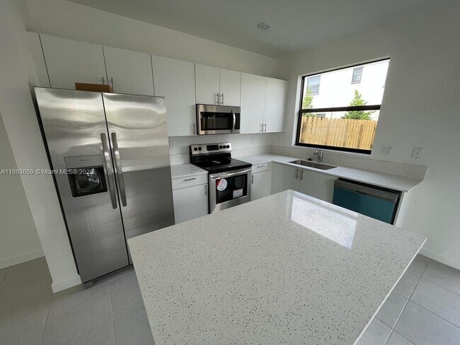 Foto del edificio - 24628 SW 118 Ct